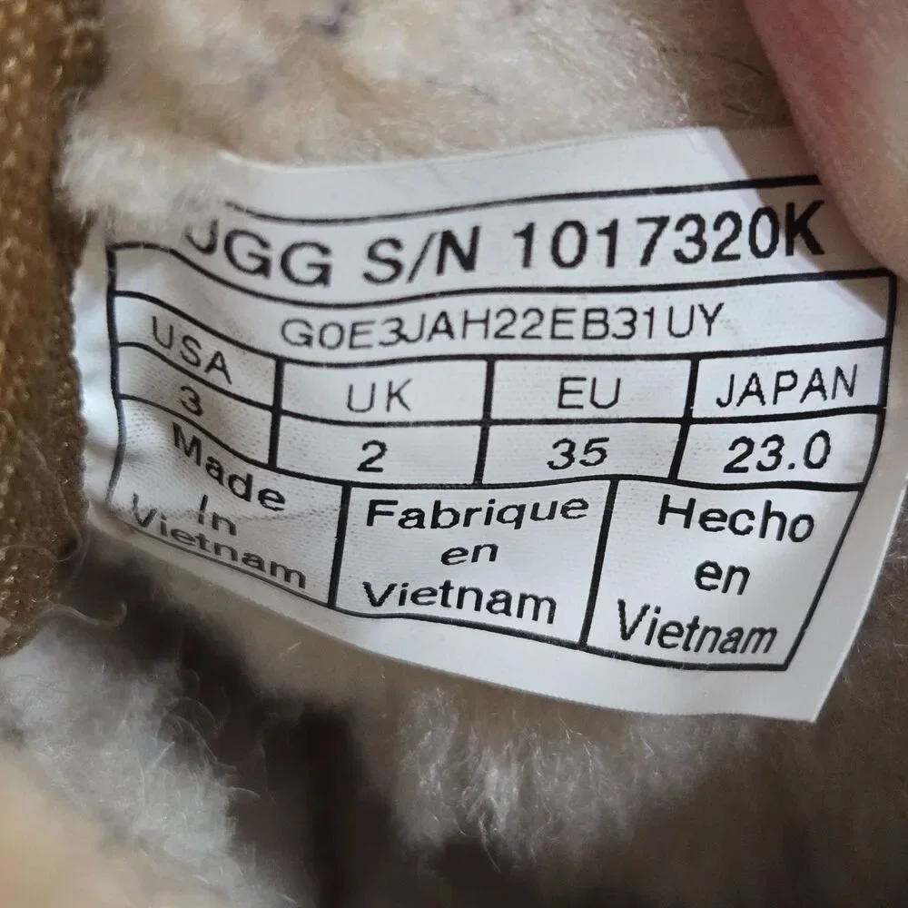 UGG Neumel II Kids Size US 3 / 35 Chestnut Suede Chukka Boots‎ Lace-Up 1017320K